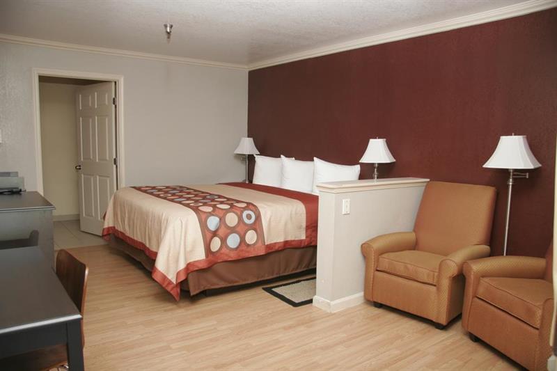 Inn At King City Buitenkant foto