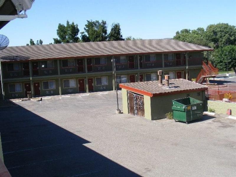 Inn At King City Buitenkant foto